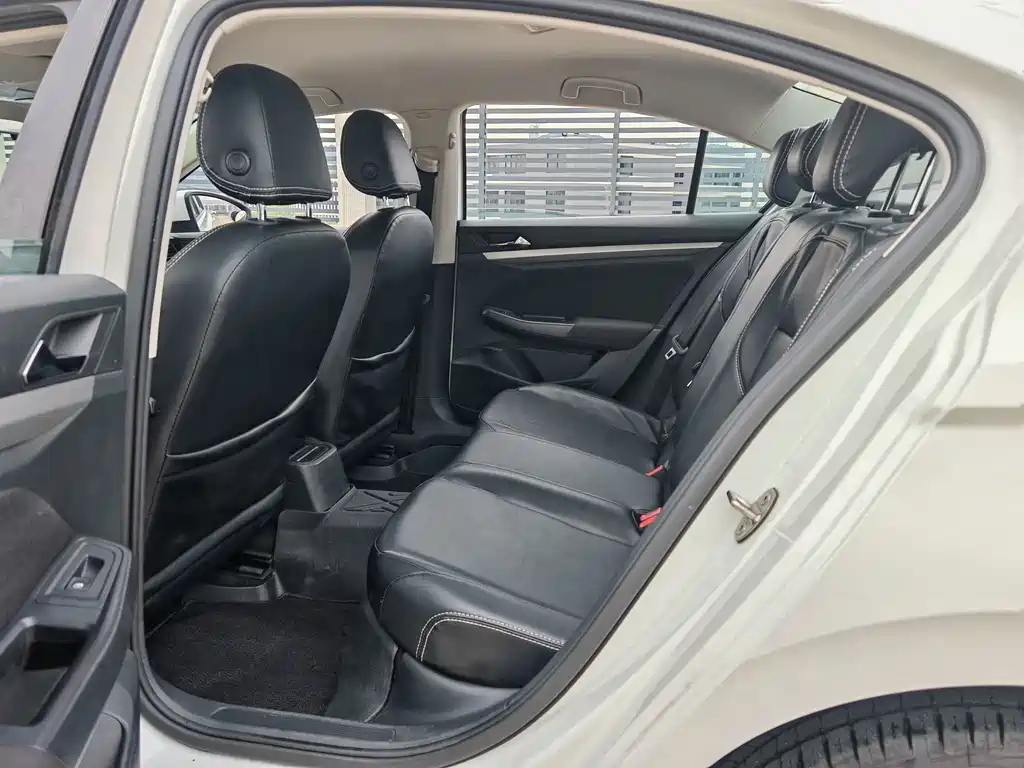 Volkswagen Bora — миниатюра 5