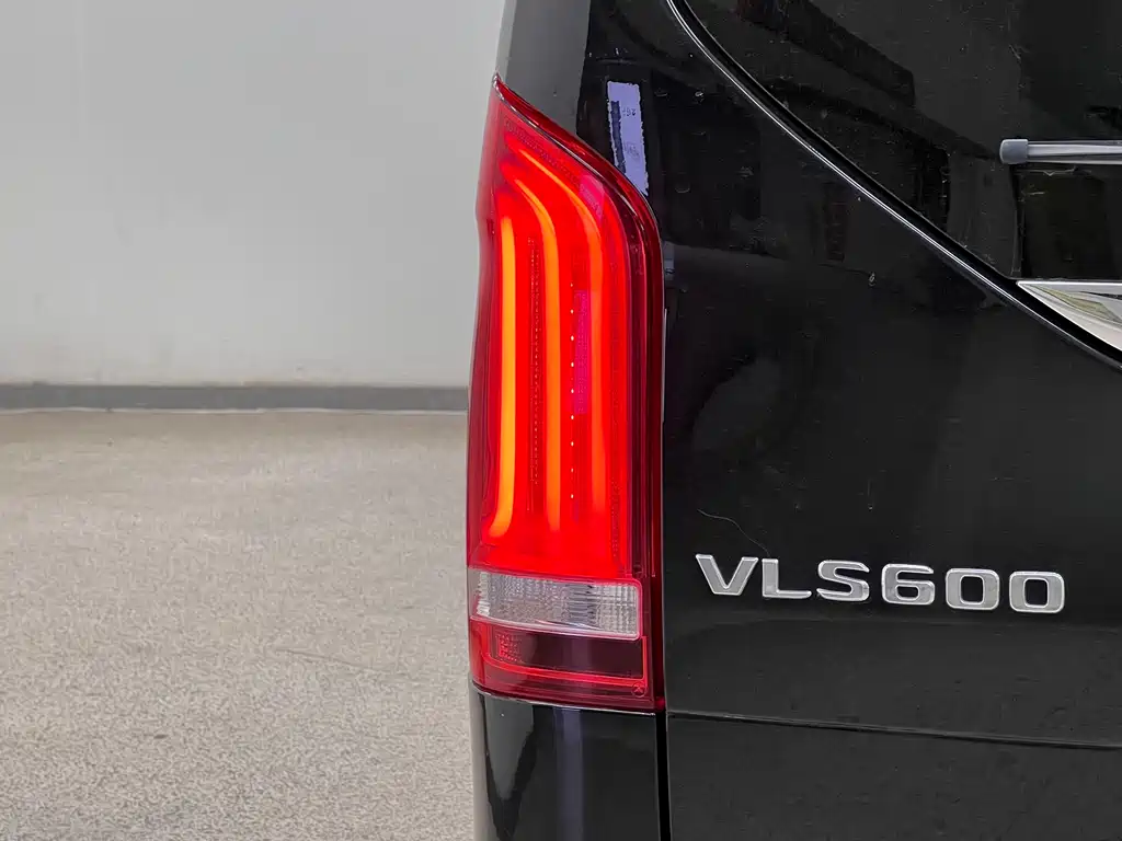 MERCEDES-BENZ V CLASS