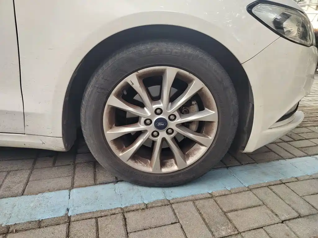 Ford Mondeo — миниатюра 9