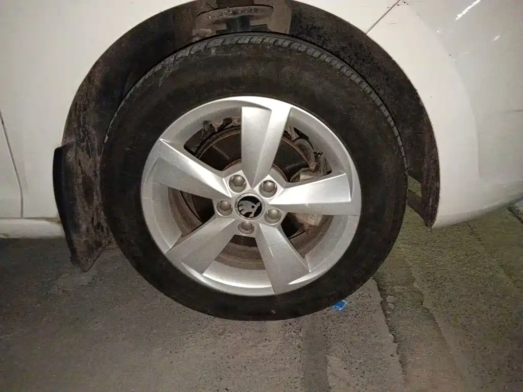 Skoda Rapid Spaceback — миниатюра 24