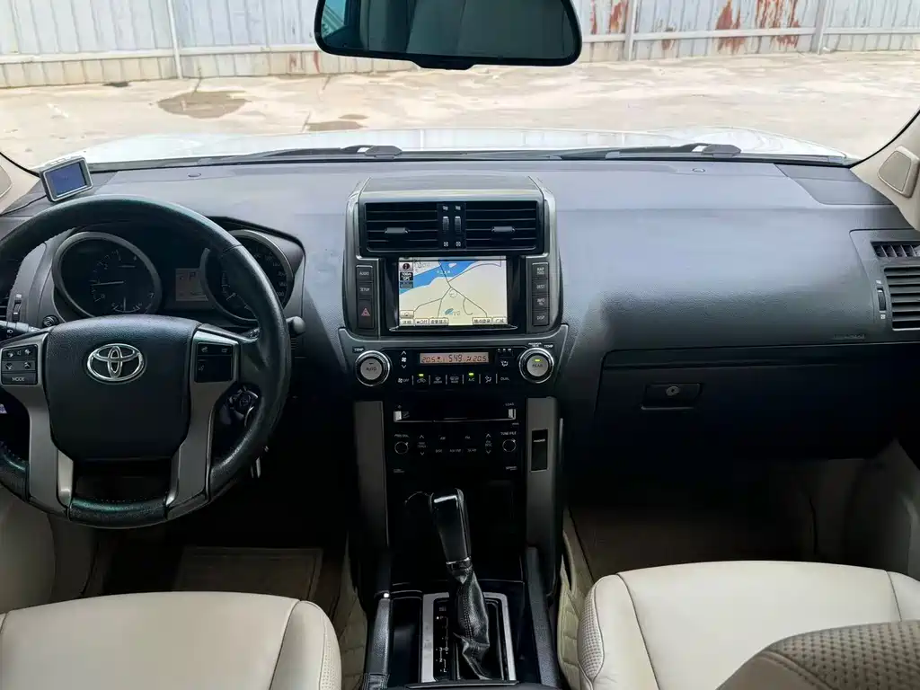 Toyota Prado (Import) — миниатюра 8