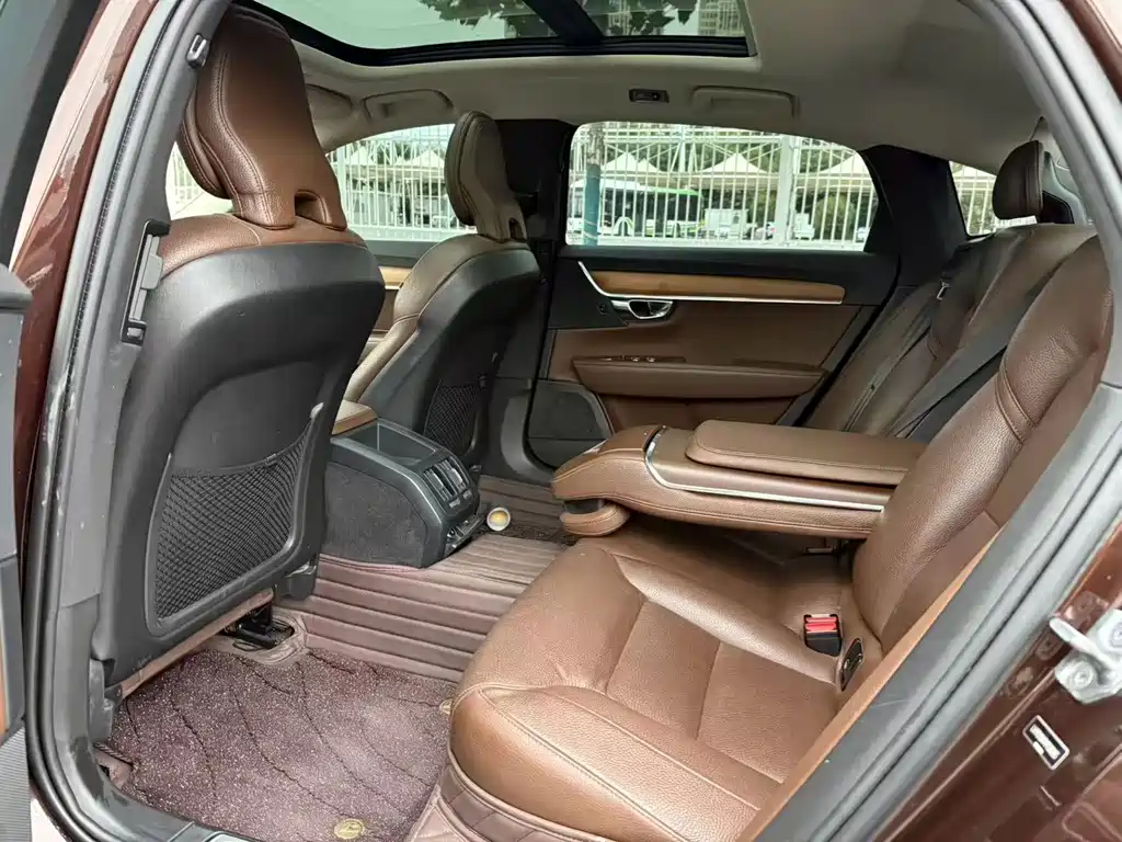 Volvo S90 — миниатюра 6