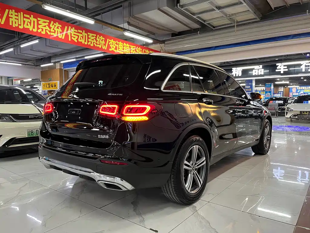 MERCEDES-BENZ GLC