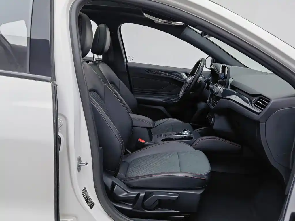 Ford Focus — миниатюра 23