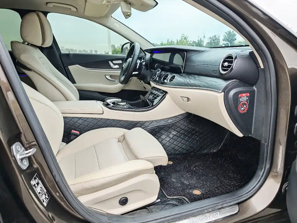 Mercedes-Benz E-Class — миниатюра 13