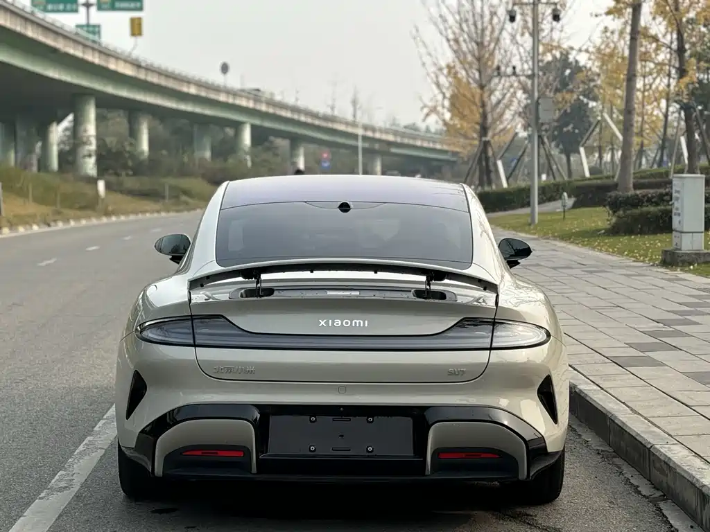 XIAOMI CAR XIAOMI SU7
