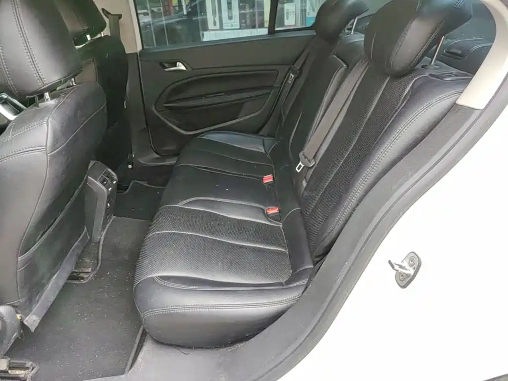 Peugeot 408 — миниатюра 17