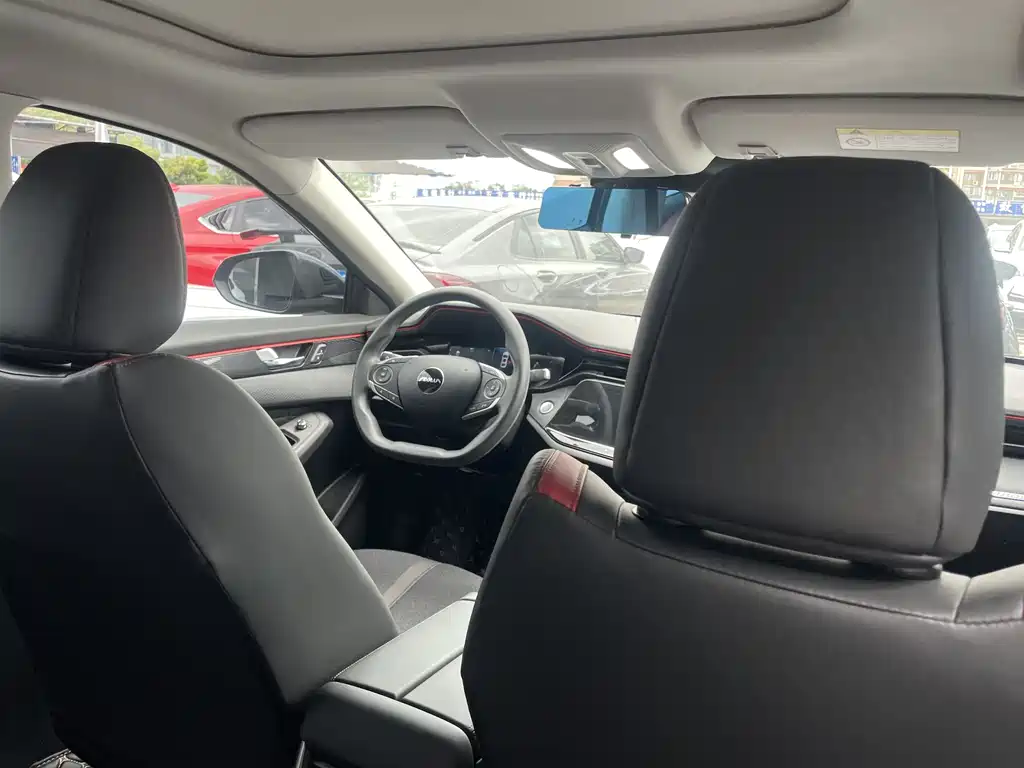 DONGFENG YI HYUN MAX