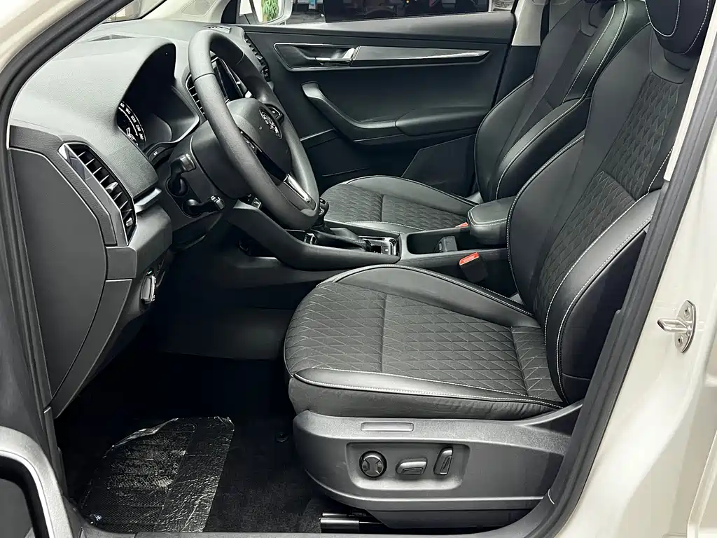 Skoda Karoq — миниатюра 12