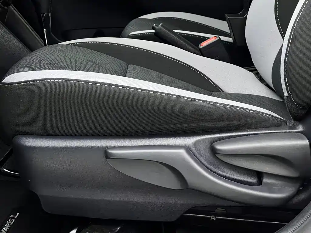 TOYOTA YARIS L ZHIXUAN