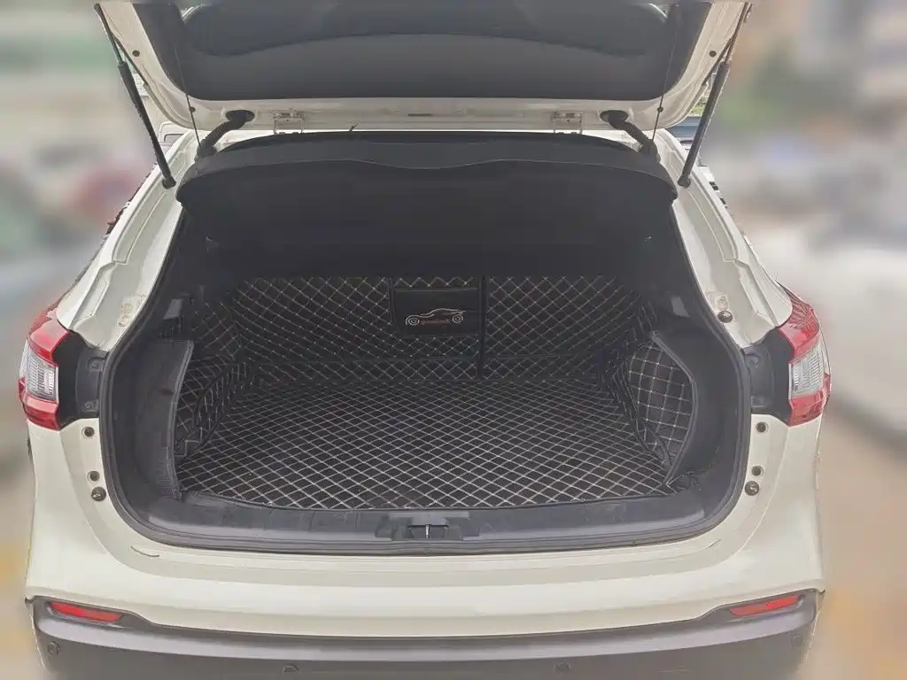 Nissan Qashqai — миниатюра 10