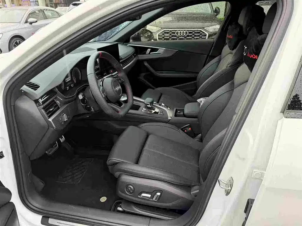 Audi A4L 2025 200 Enjoy 40 TFSI Luxury