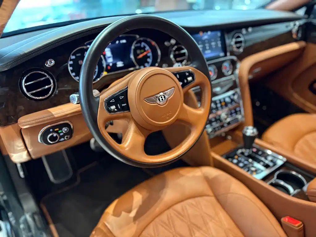 Bentley Mulsanne 6.8T Long Wheelbase Edition, фото 9