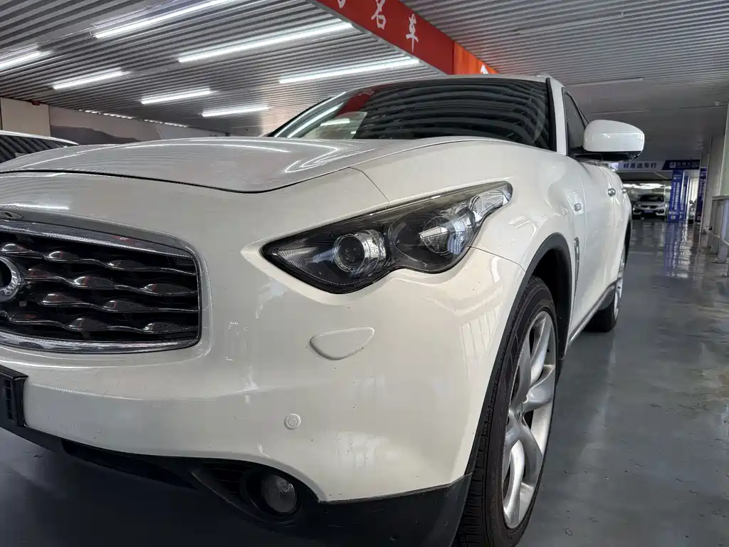 Infiniti FX — миниатюра 8