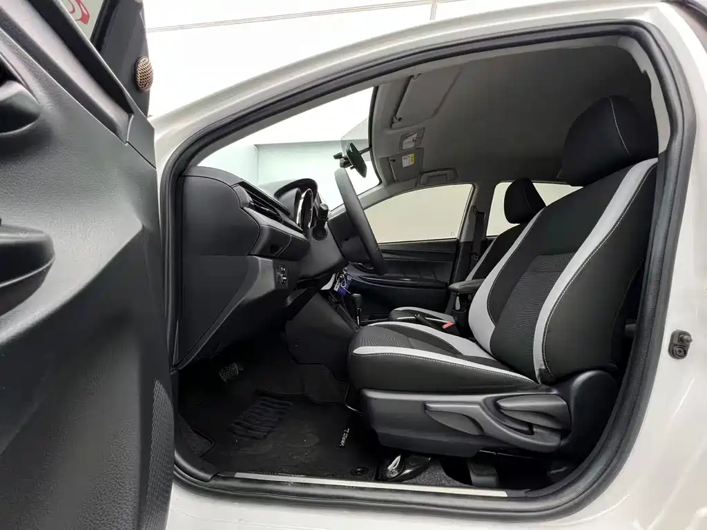 TOYOTA YARIS L ZHIXUAN