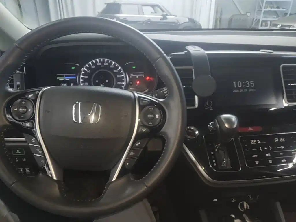 Honda Elysion — миниатюра 10