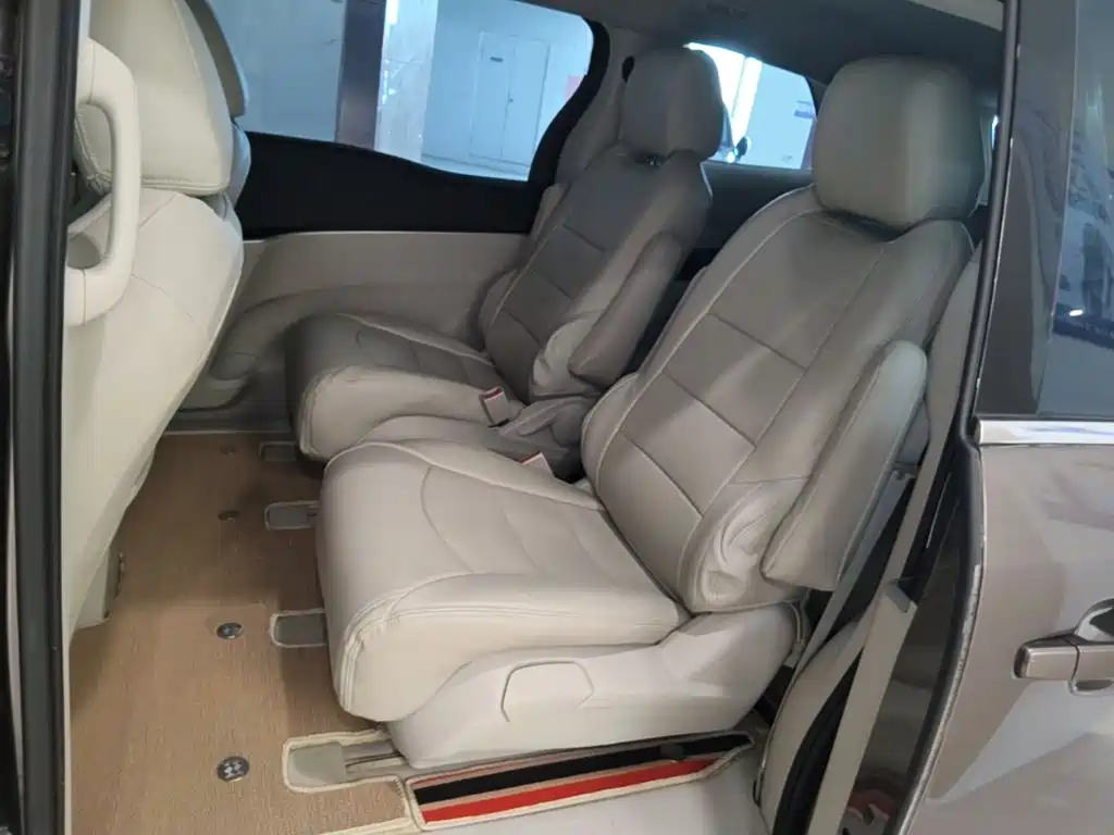 Buick GL8 — миниатюра 17