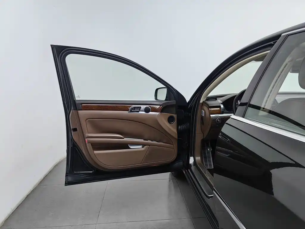Volkswagen Phaeton — миниатюра 8