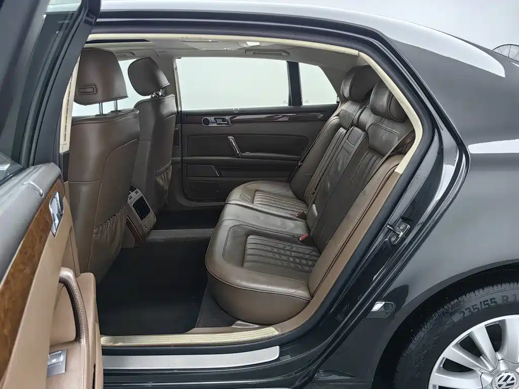 Volkswagen Phaeton — миниатюра 15