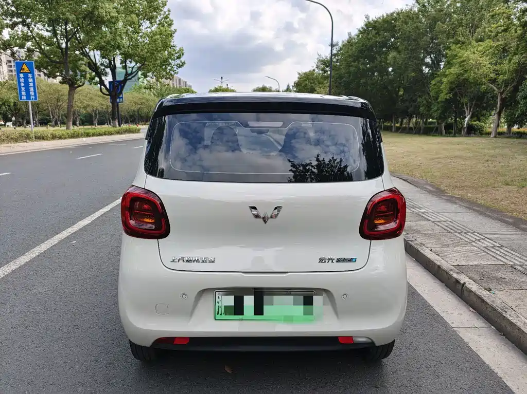 Wuling MINIEV — миниатюра 4
