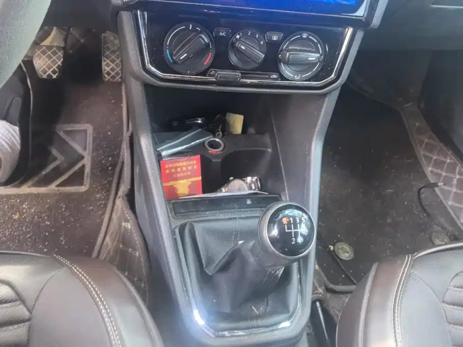 Volkswagen Jetta — миниатюра 16
