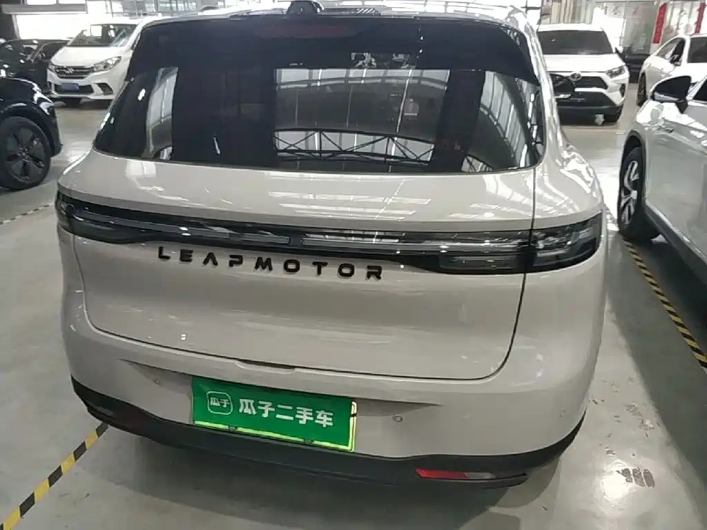 Leapmotor Leapmotor B10 — миниатюра 6