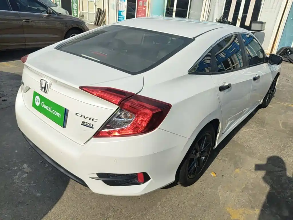 Honda Civic — миниатюра 7