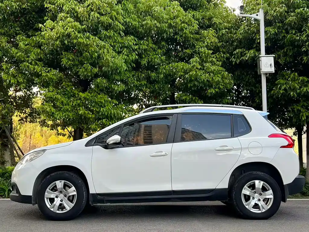 Peugeot 2008 — миниатюра 8