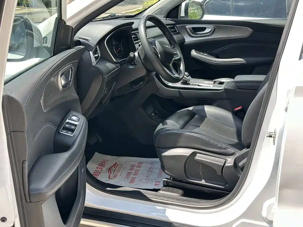 Roewe RX5 — миниатюра 8