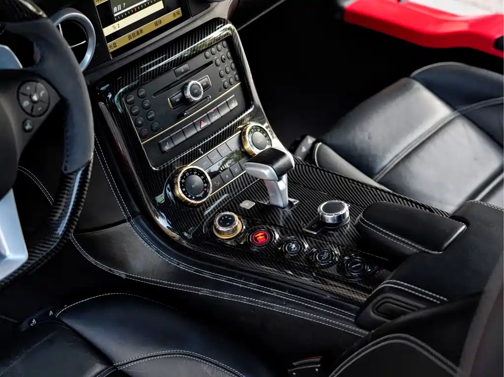 Mercedes-Benz SLS AMG — миниатюра 23