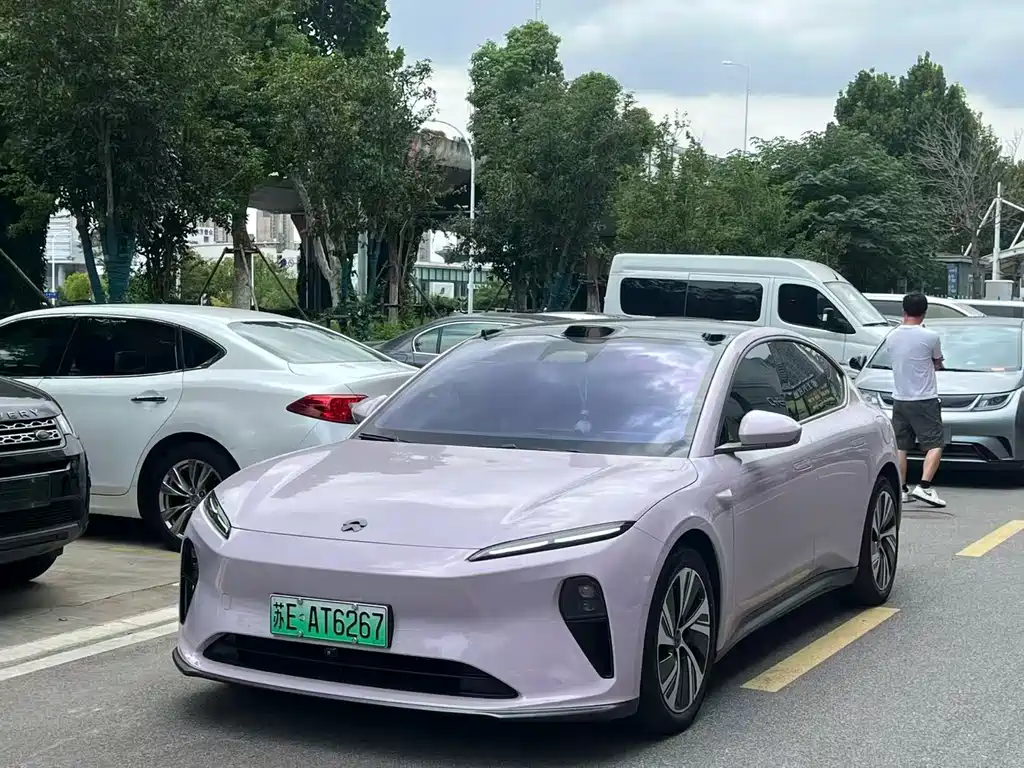 NIO ET5