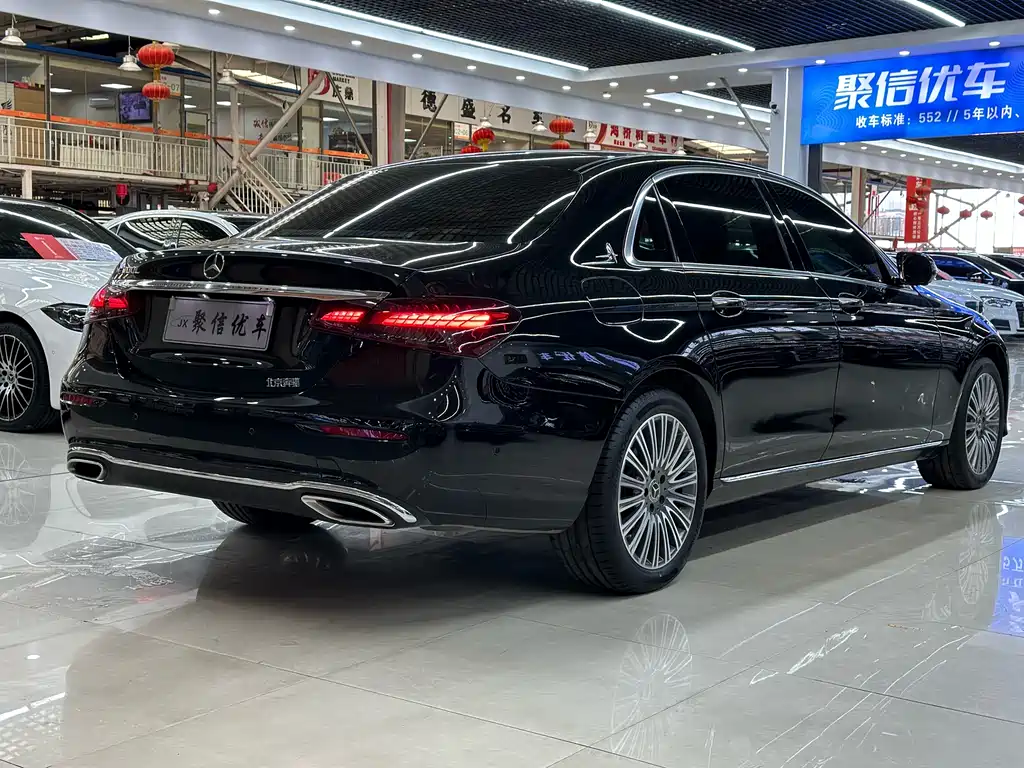 MERCEDES-BENZ E CLASS