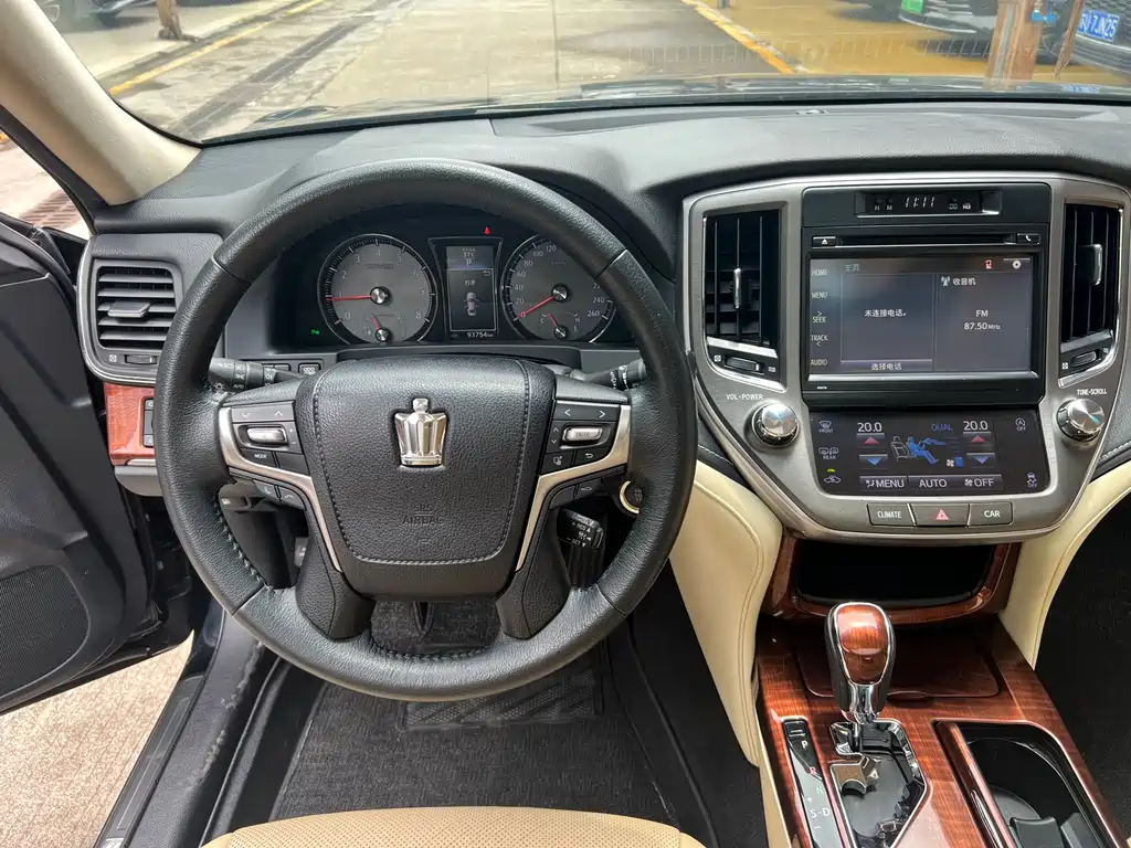 Toyota Crown 2015 2.0T Fashion