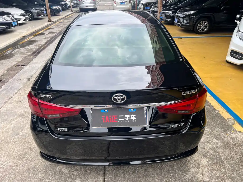 Toyota Crown 2015 2.0T Fashion