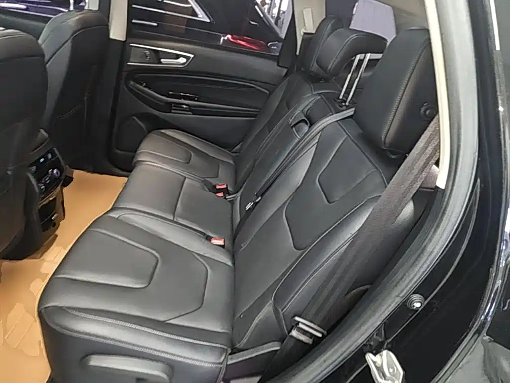Ford Edge — миниатюра 17