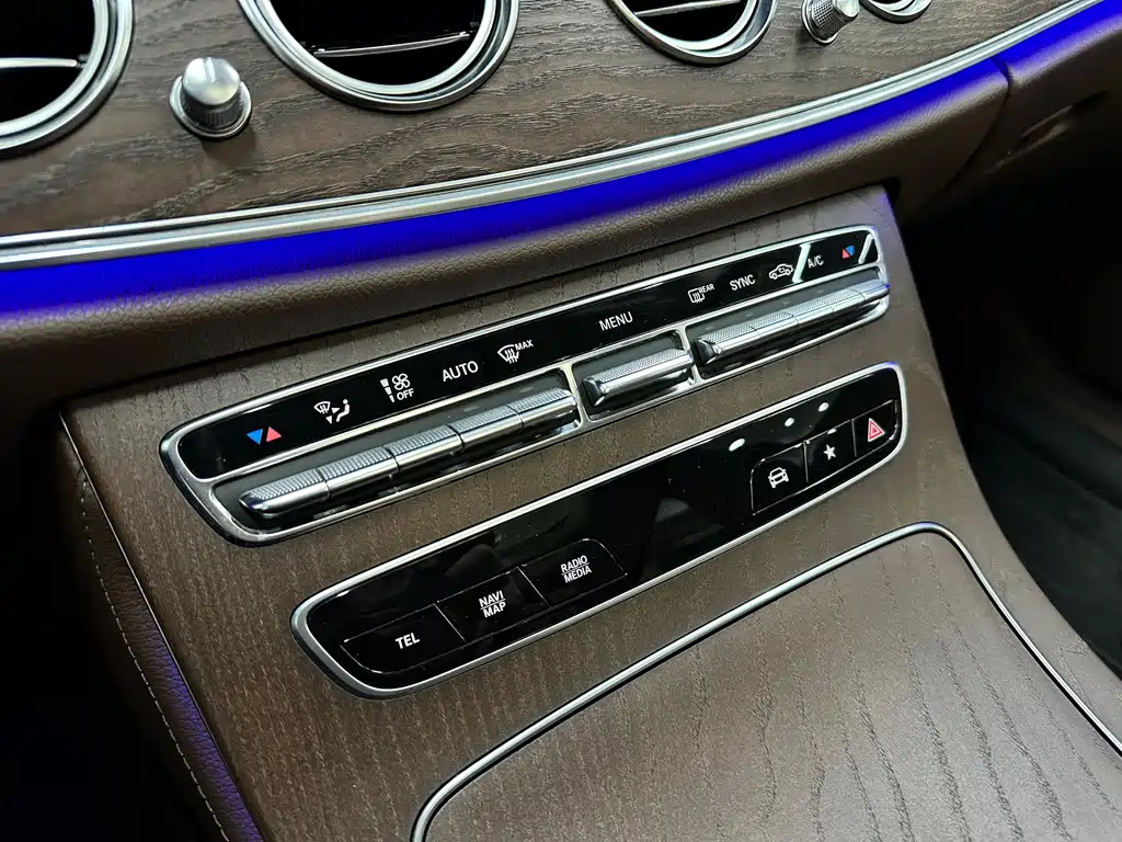 MERCEDES-BENZ E CLASS