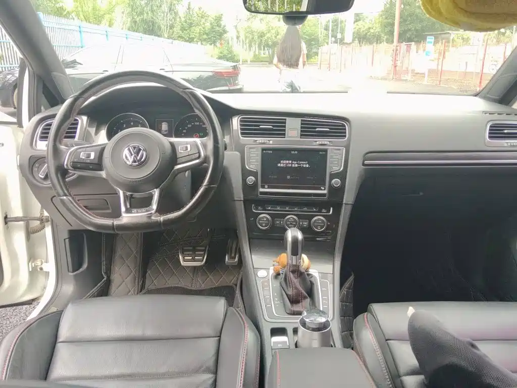 Volkswagen Golf GTI — миниатюра 10