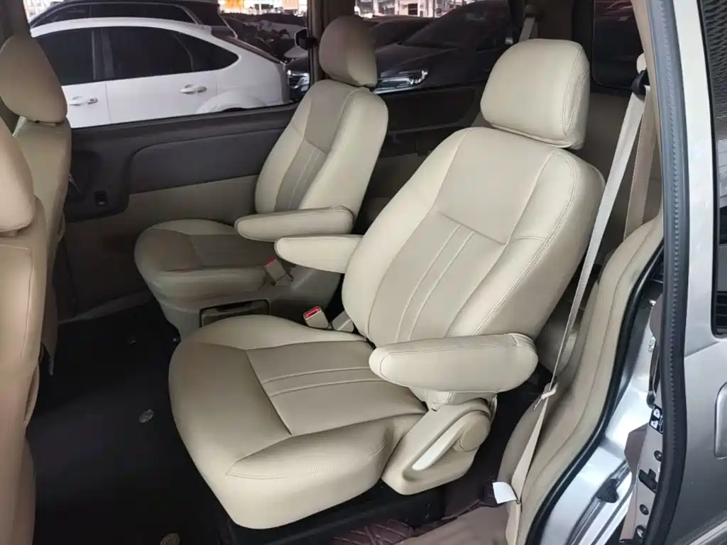 Buick GL8 — миниатюра 17
