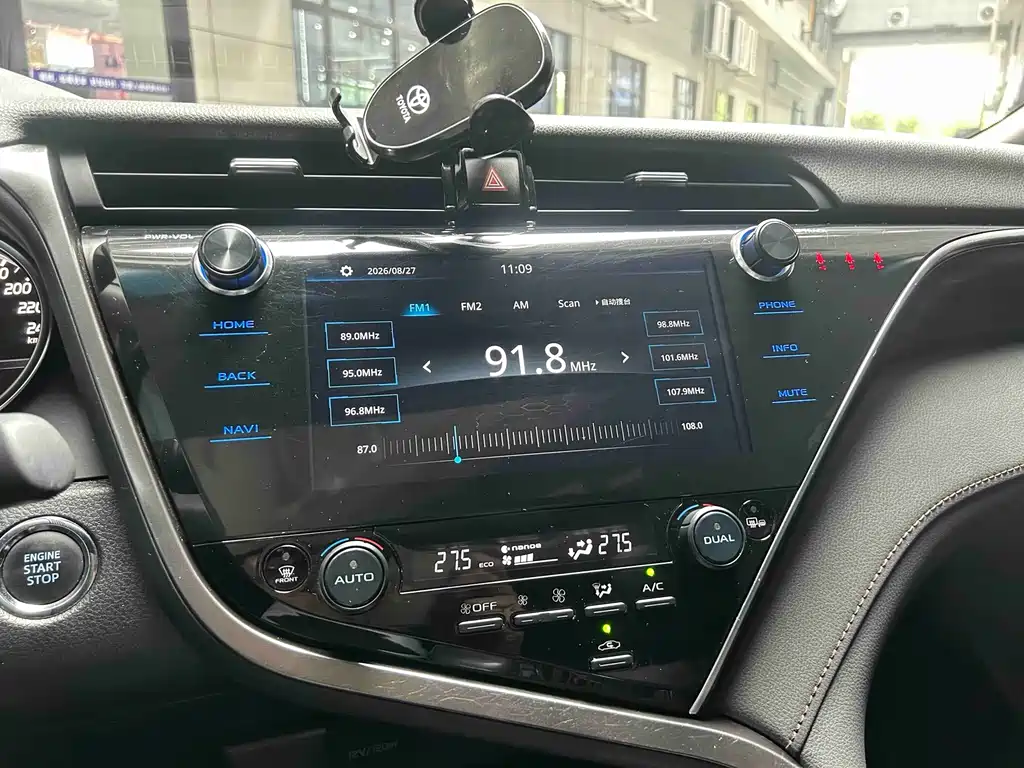 Toyota Camry — миниатюра 16
