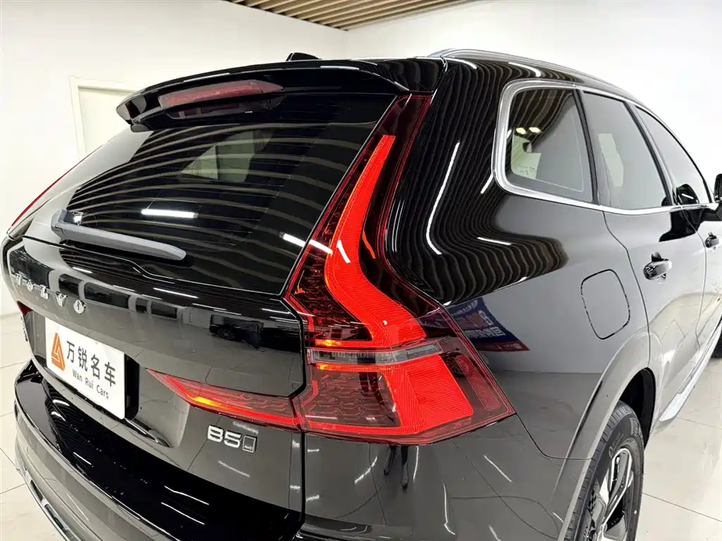 Volvo XC60 2026 B5 Luxury