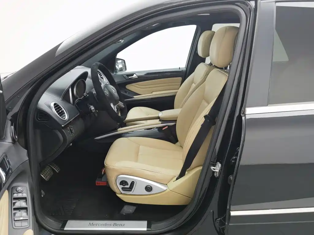 Mercedes-Benz M-Class — миниатюра 10