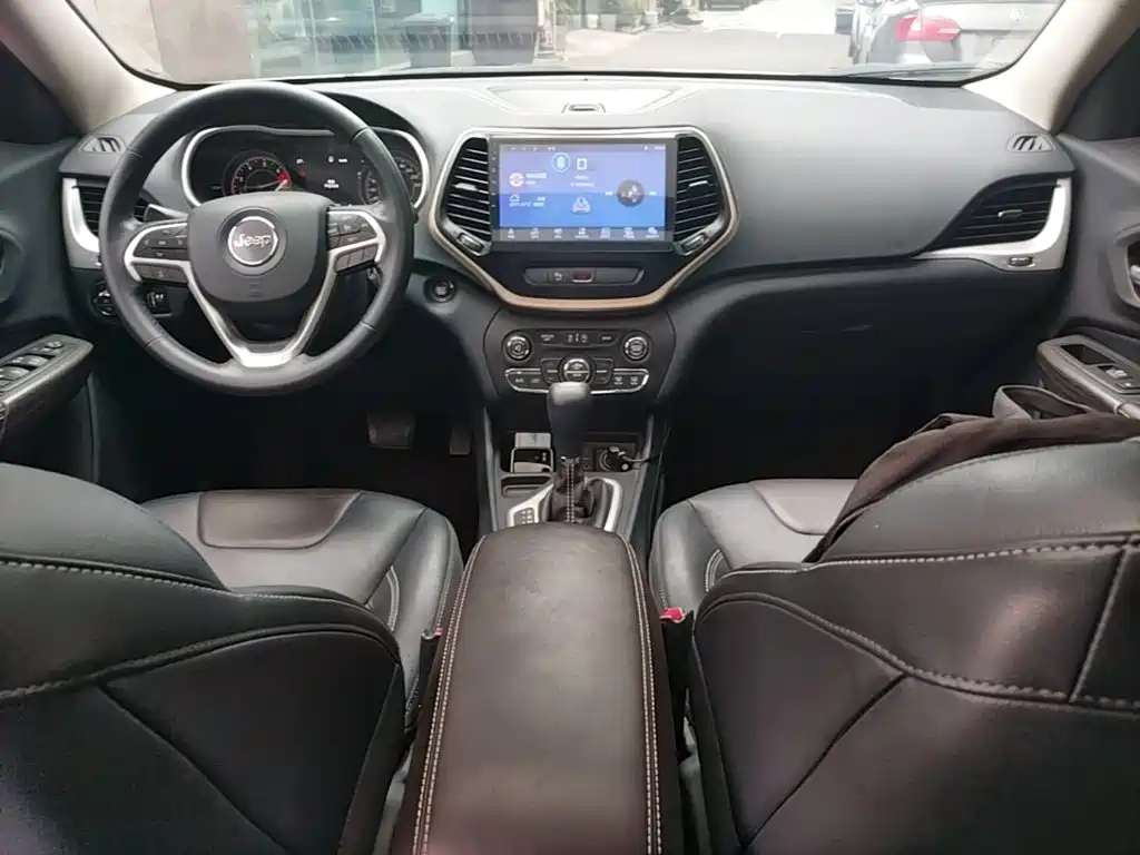 Jeep Cherokee — миниатюра 10