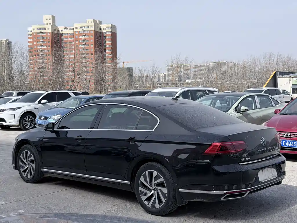 VOLKSWAGEN MAGOTAN GTE PLUG IN HYBRID