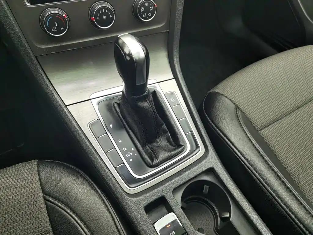 Volkswagen Golf — миниатюра 13