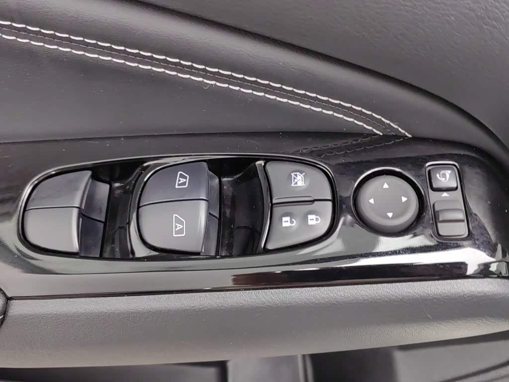 Nissan Teana 2.0 л 2021 г. Белый, пробег 44300 км