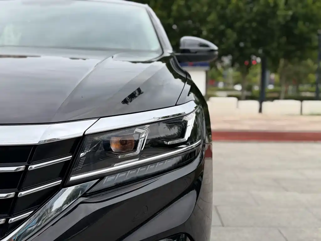Volkswagen Passat PHEV — миниатюра 9