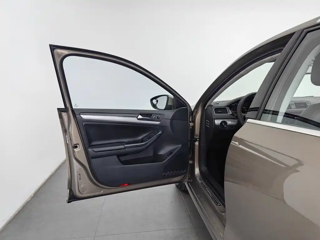 Volkswagen Sagitar — миниатюра 8