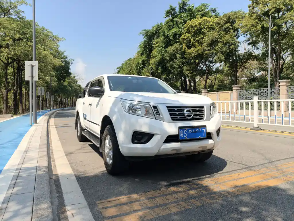 NISSAN NAVARRA