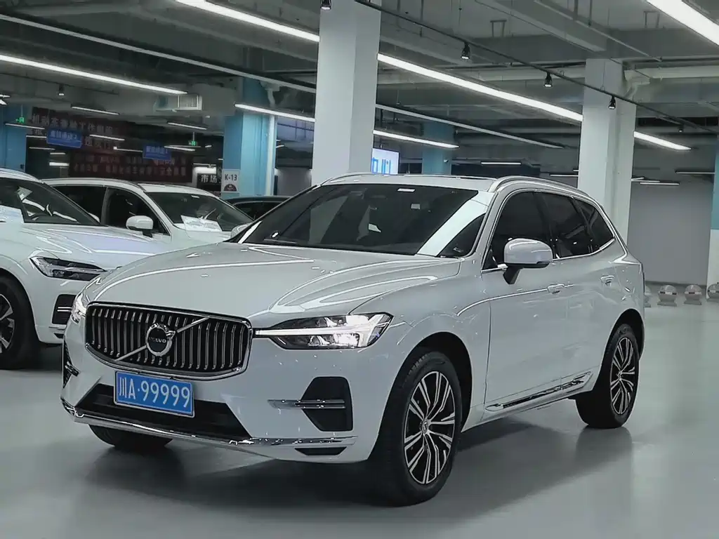 Volvo XC60 2022 B5 4WD Smart Vision Luxury Edition