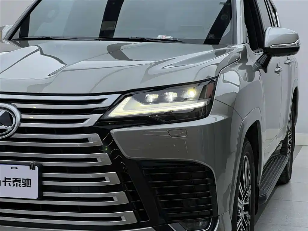 Lexus LX 2025 700h